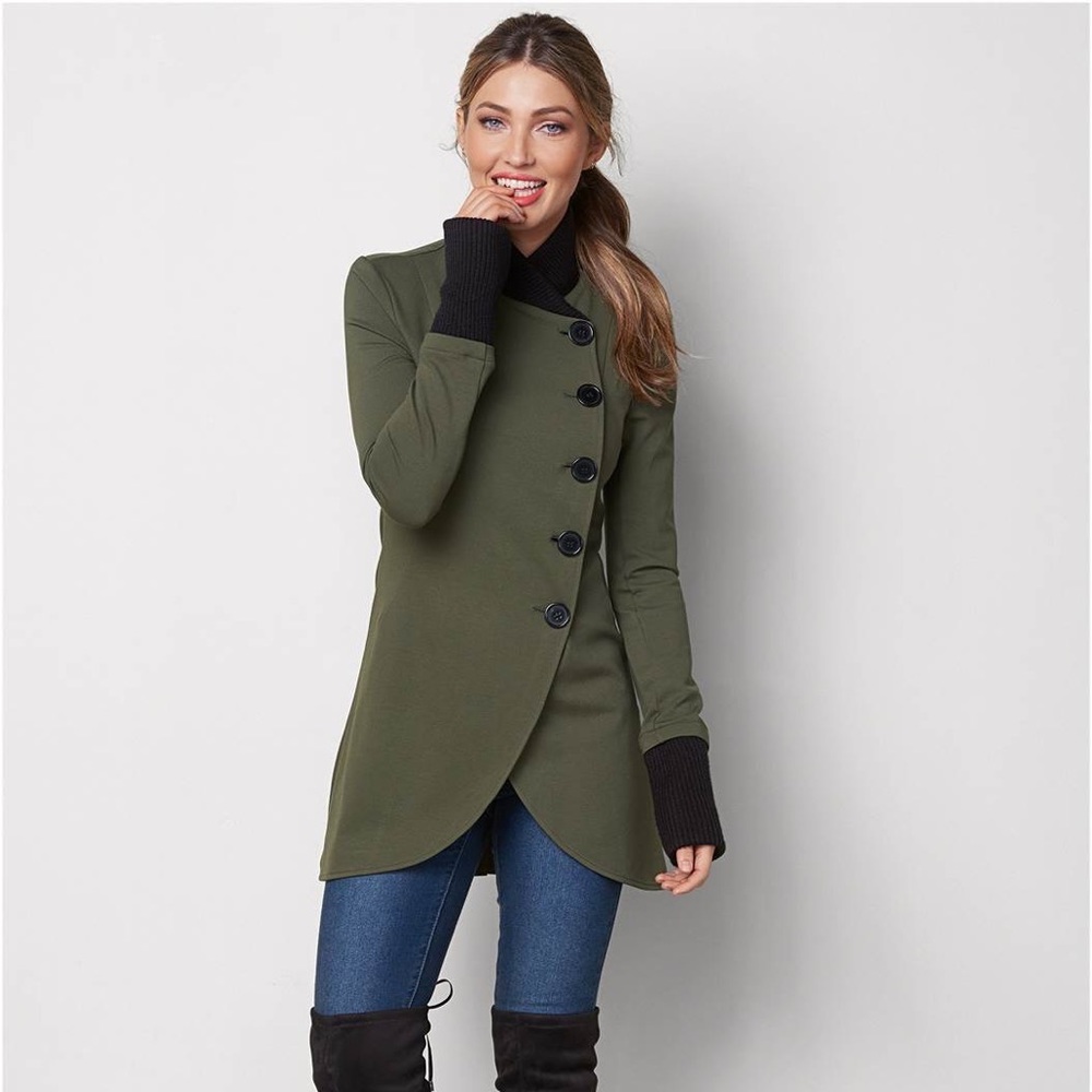 NWOT Venus size small jacket mint condition